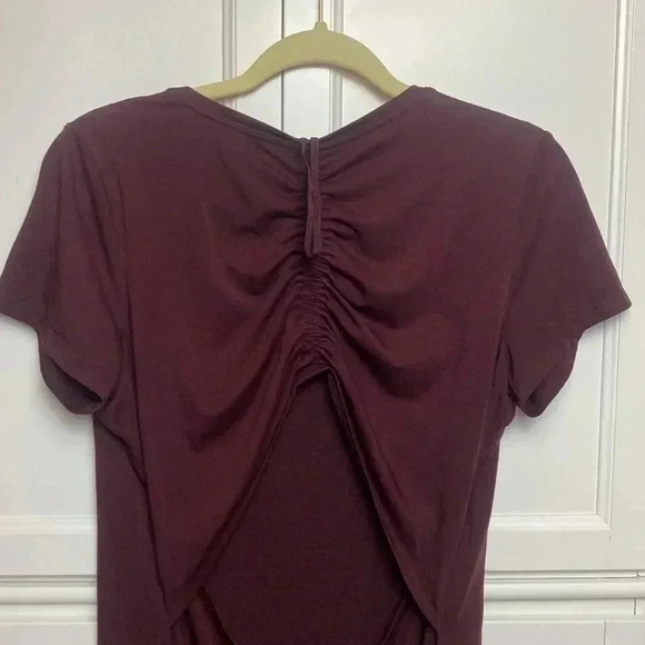 Athleta Women's Encore Plum Crewneck Athletic Tee Top Size medium - Picture 5 of 10